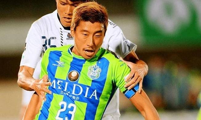 广岛三箭惊险战胜对手，锁定淘汰赛名额！