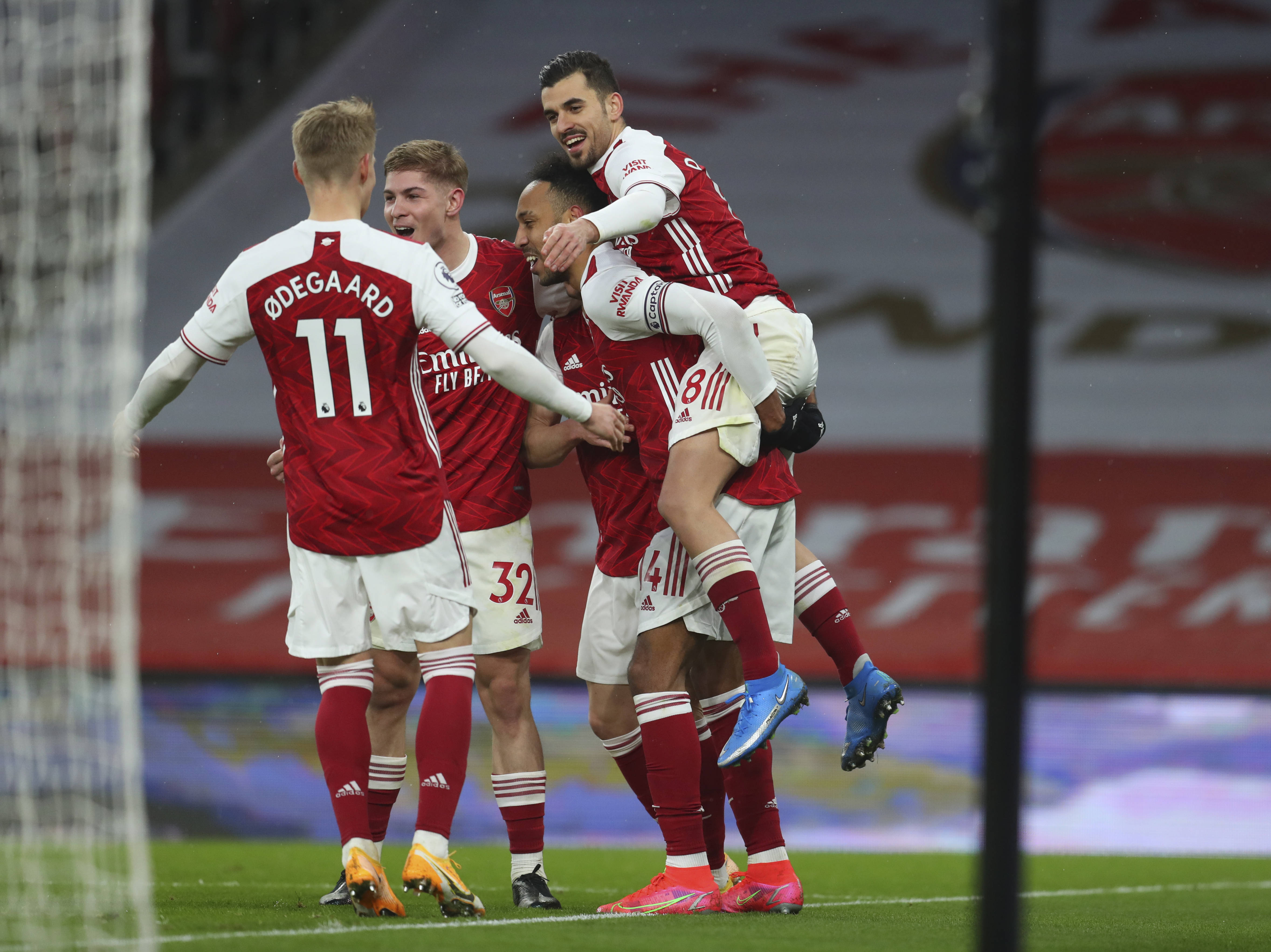 关于字母哥爆冷击败阿森纳，赛况扑朔迷离引爆全场！的信息